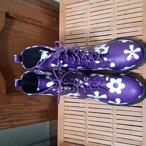 💜🥾Halloween New Purple "60's Flower Child" Combat Slip Resistant Boots Sz 10